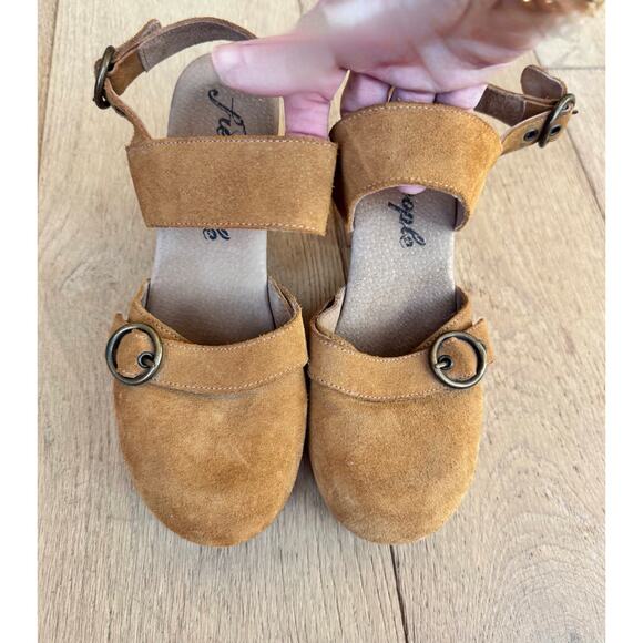 Free People Park Circle Boho Suede Clogs Heels in Rich Tan Camel EU Size 39 US 9 - Picture 1 of 10